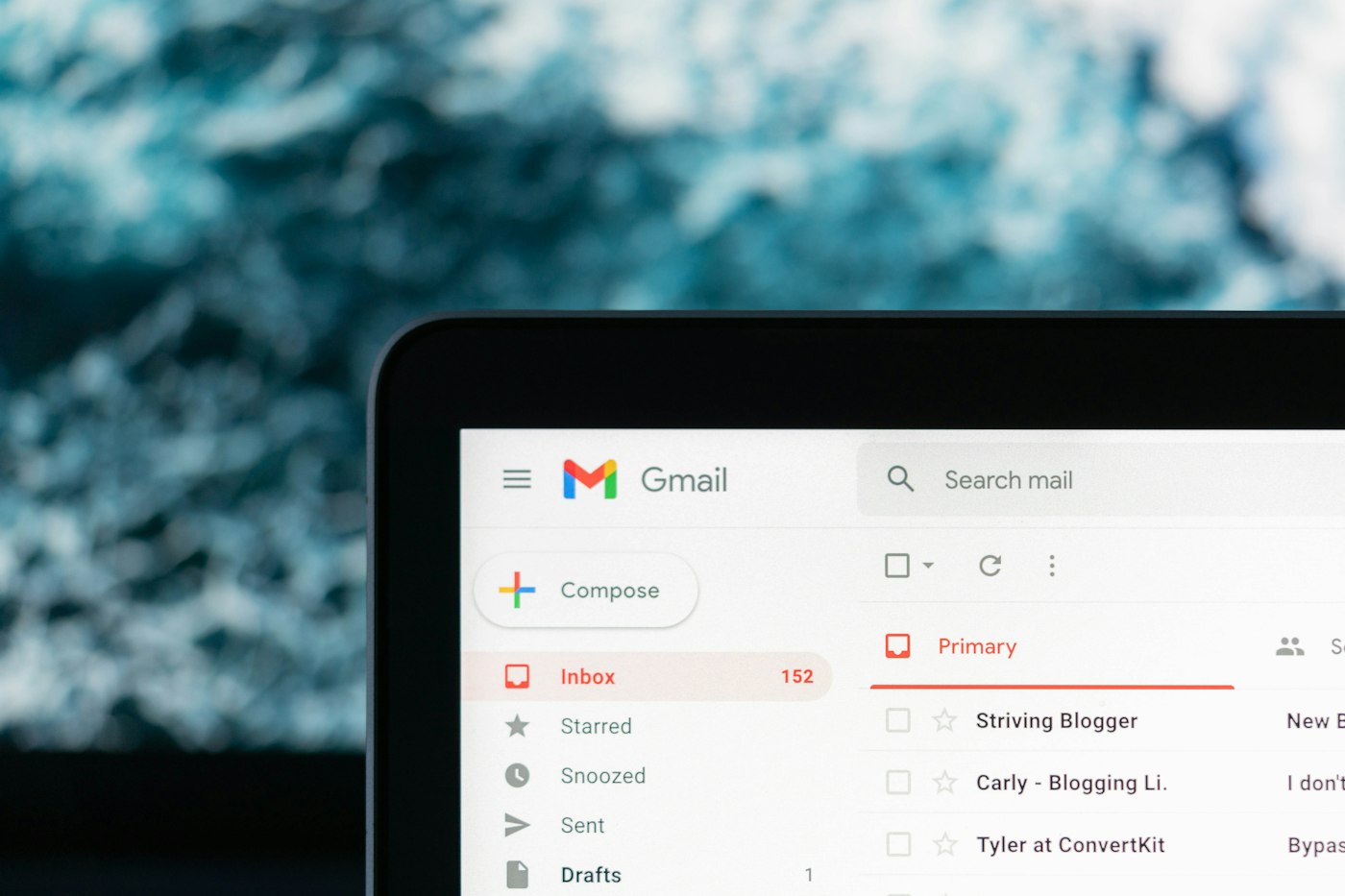 Gmail ouvert sur un ordinateur portable