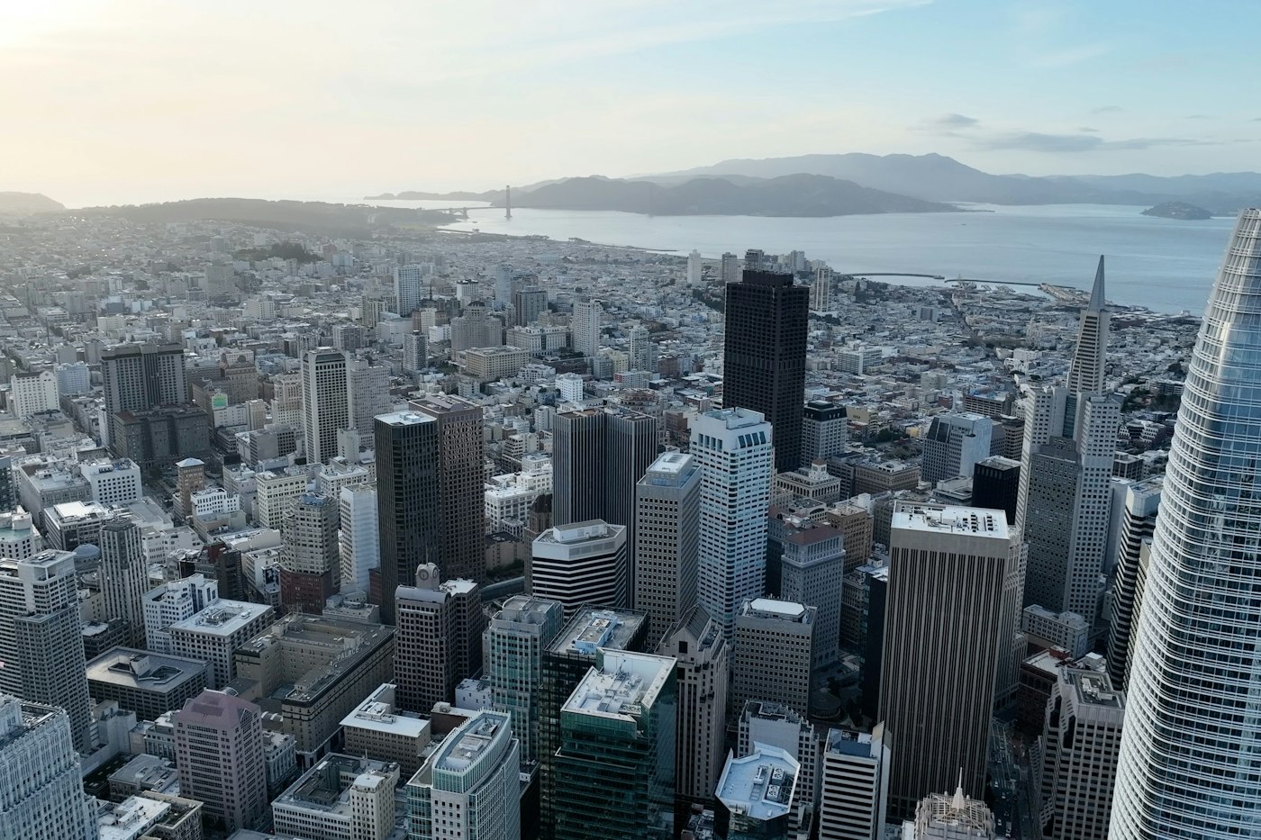 Vue aérienne de San Francisco avec la Salesforce Tower