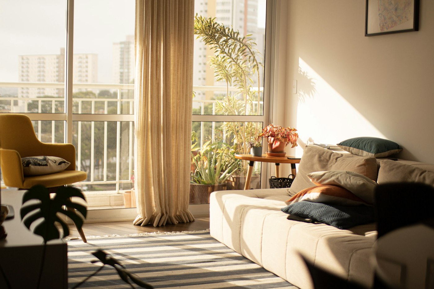 Salon lumineux d’un appartement